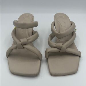 Paul Green Leah Cream Sandals Minimalist Design